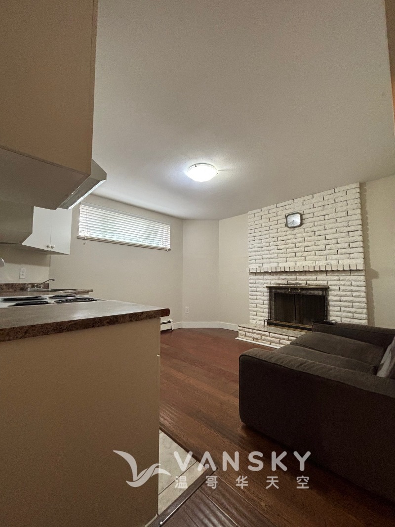 250704224230_living kitchen picture.jpg